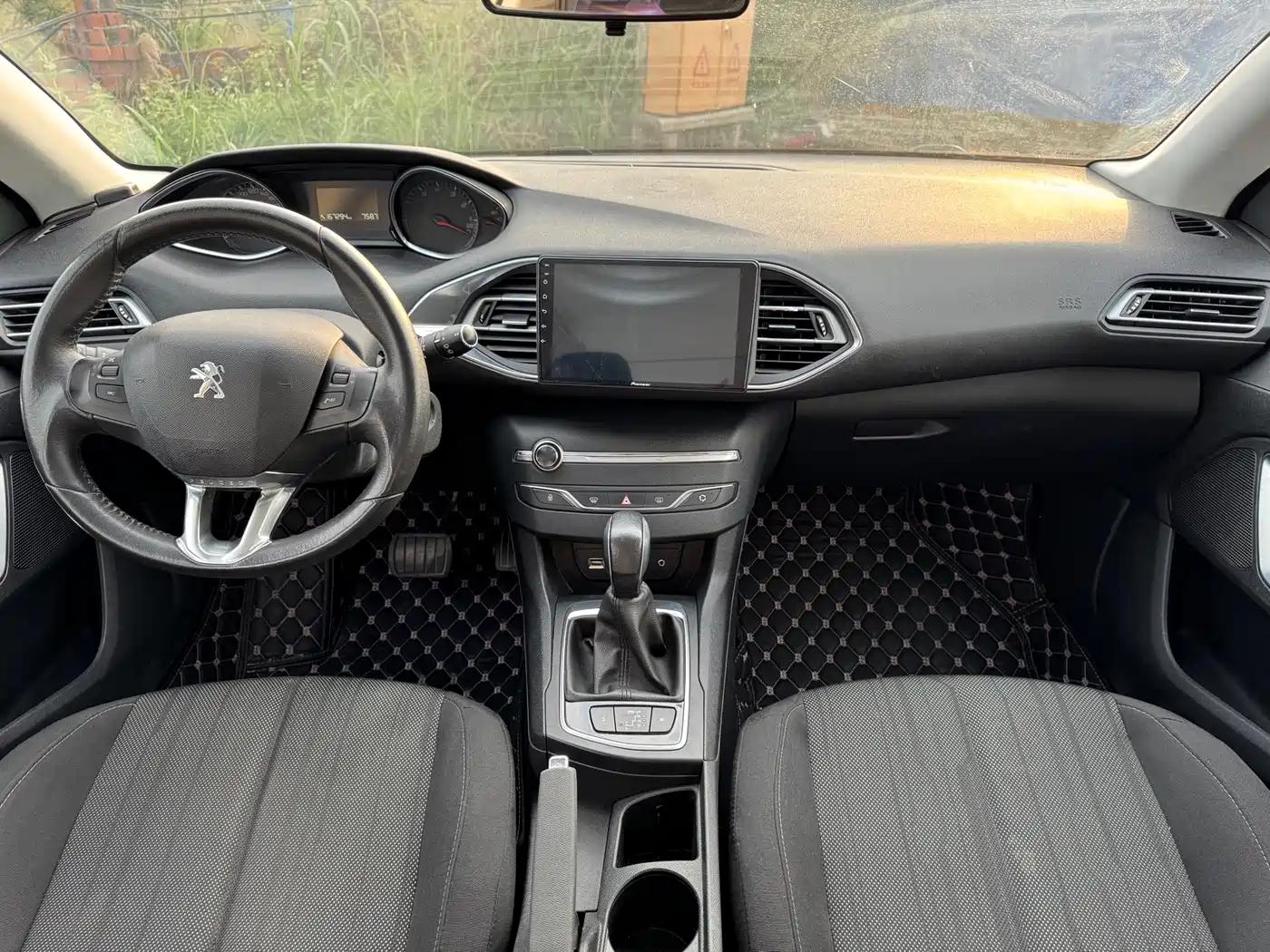 Peugeot 308S 2015 1.2T Auto Dynamic Edition фото 9