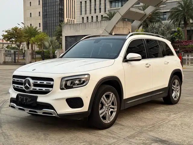 MERCEDES-BENZ GLB