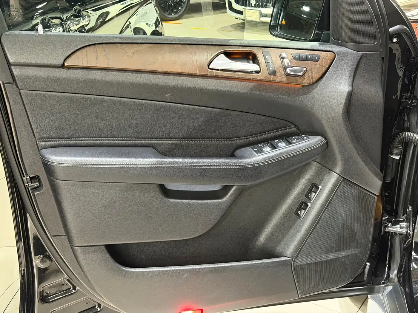 Mercedes-Benz GLS 2018 Facelift GLS 400 4MATIC Luxury фото 7