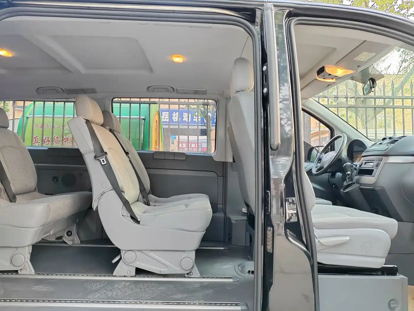 Mercedes-Benz Vito 2013 Model 3.0L Elite Edition фото 8