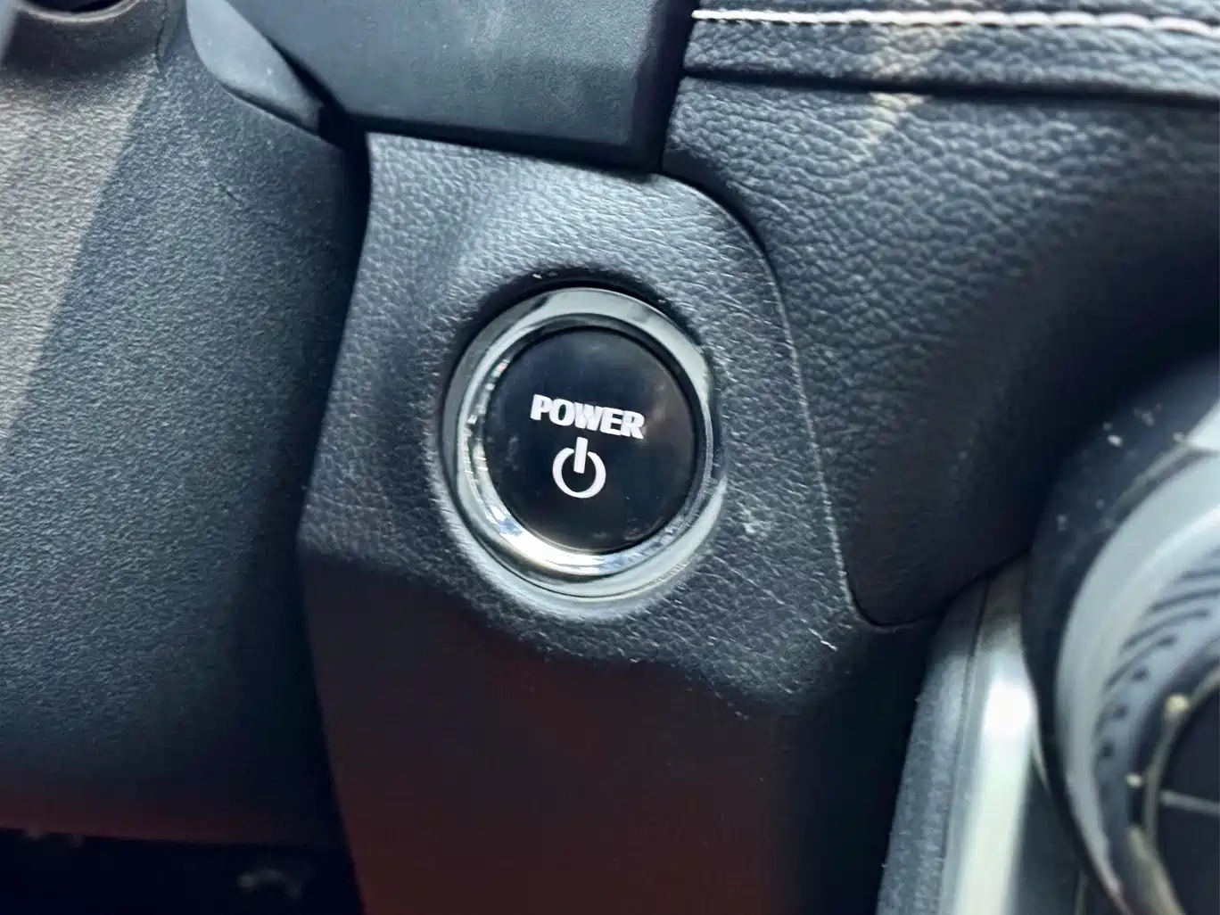 Toyota Wildlander 2023 Hybrid 2.5L E-CVT AWD Premium Edition фото 22