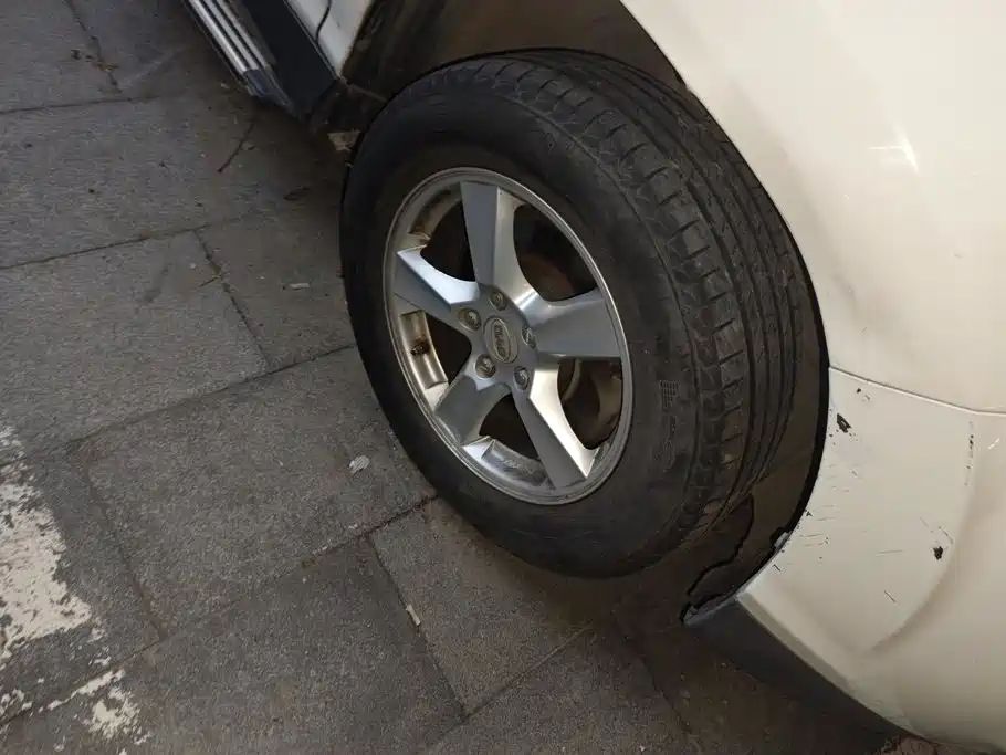 BYD S6 2014 2014 Model 1.5TI Manual Premium 5-Seater