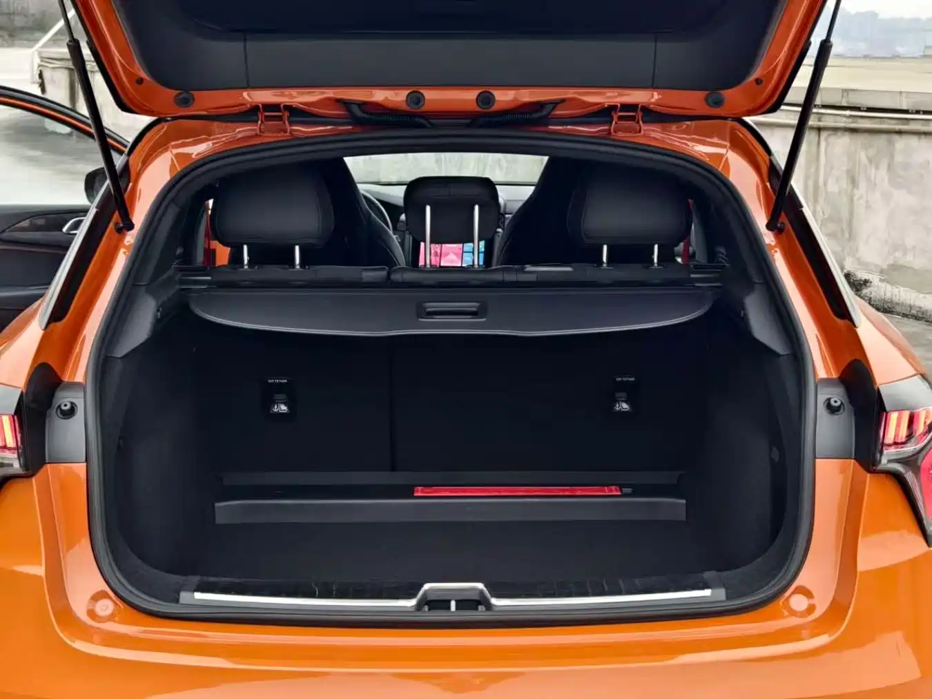 LYNK & CO. 02 HATCHBACK