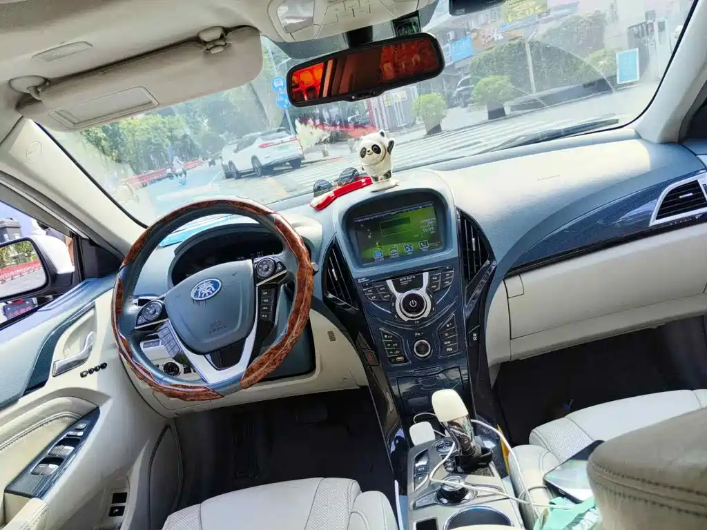 BYD Qin New Energy 2014 2014 1.5T Flagship
