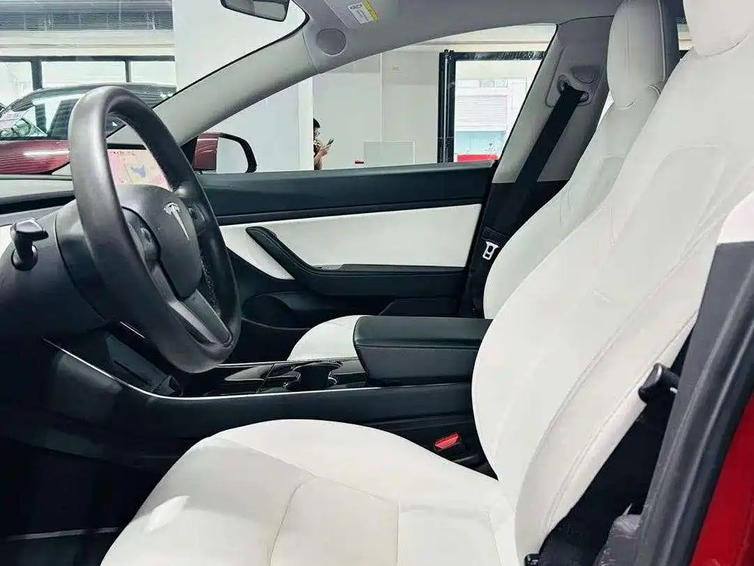 Фото 7 - Tesla Model 3