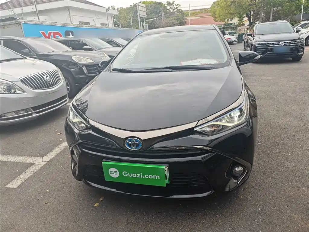 Toyota Levin Twin Engine E+ 2019 1.8PH V E-CVT Luxury Edition фото 3