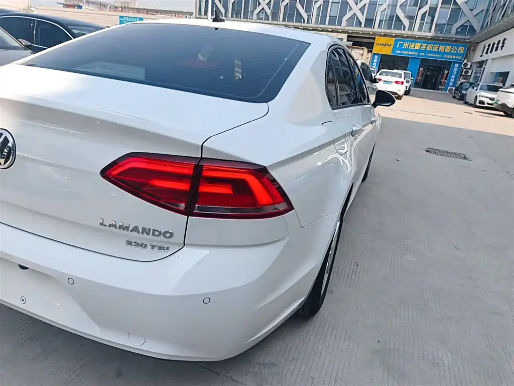Volkswagen Lamando 2018 230TSI DSG Trend Edition фото 24