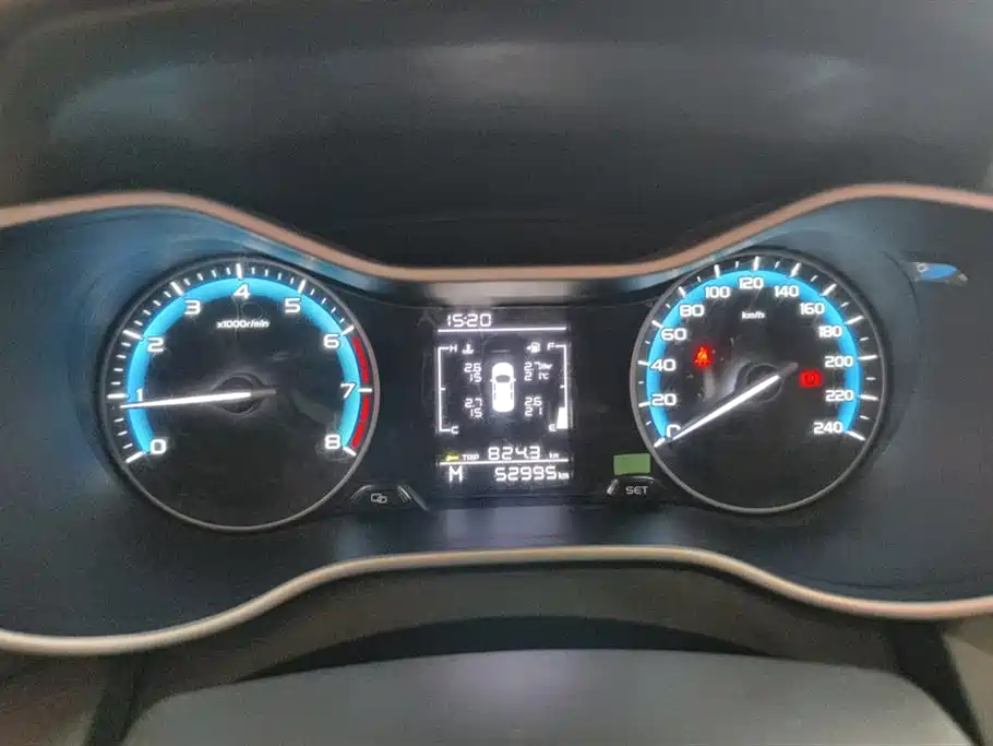 Фото 14 - Geely Emgrand