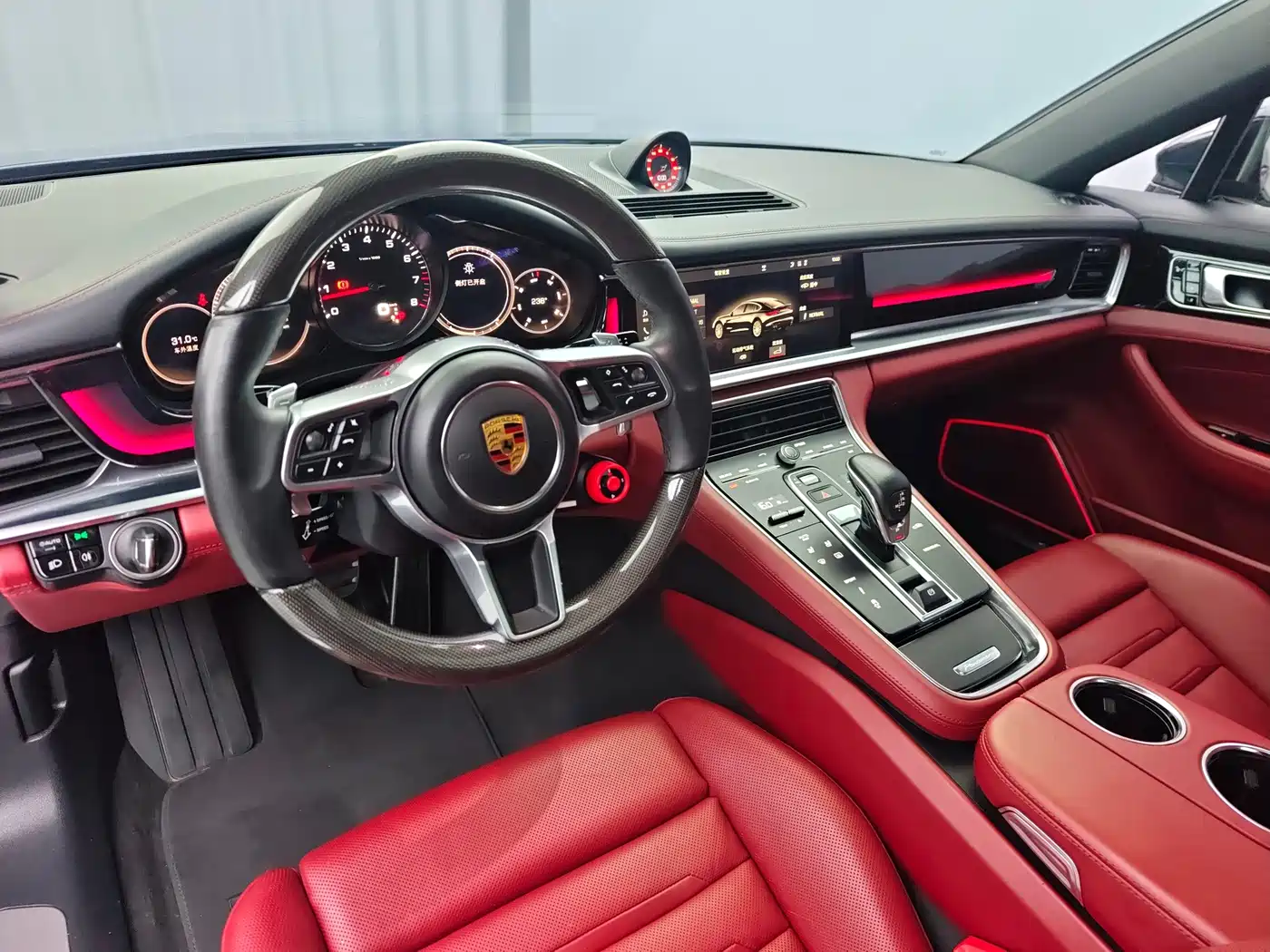 Фото 16 - Porsche Panamera