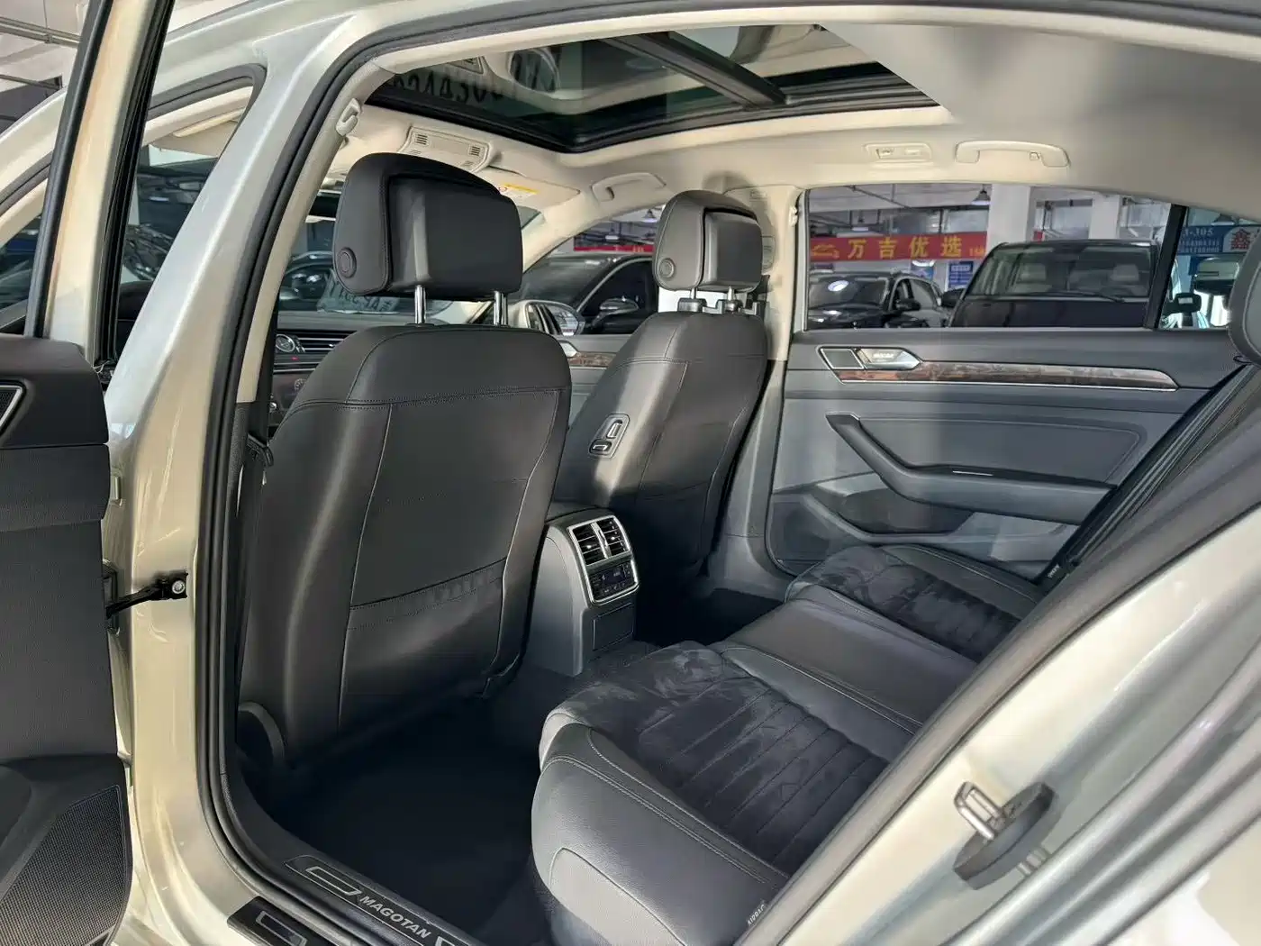 Volkswagen Magotan 2017 380TSI DSG Luxury фото 8