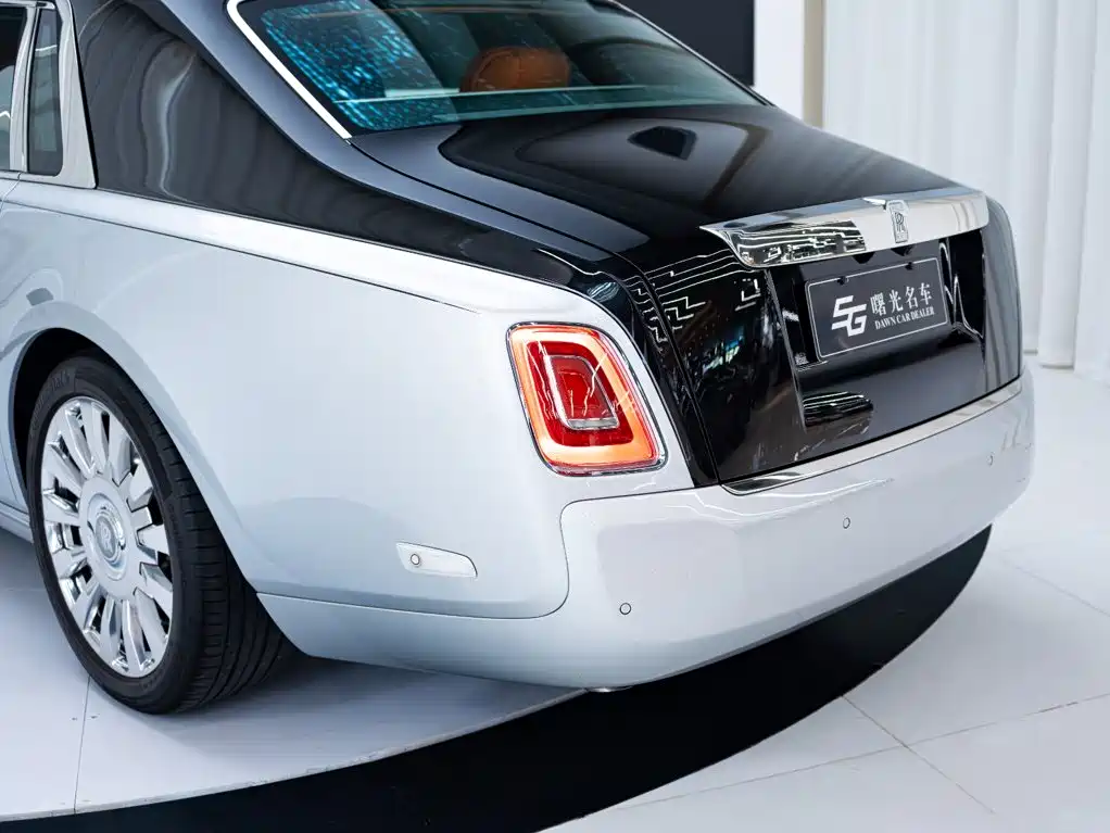 Фото 25 - Rolls-Royce Phantom