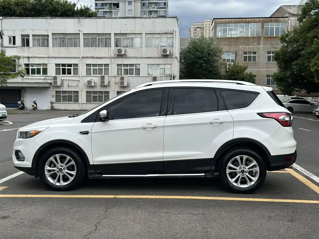 Photo 3 - Ford Kuga