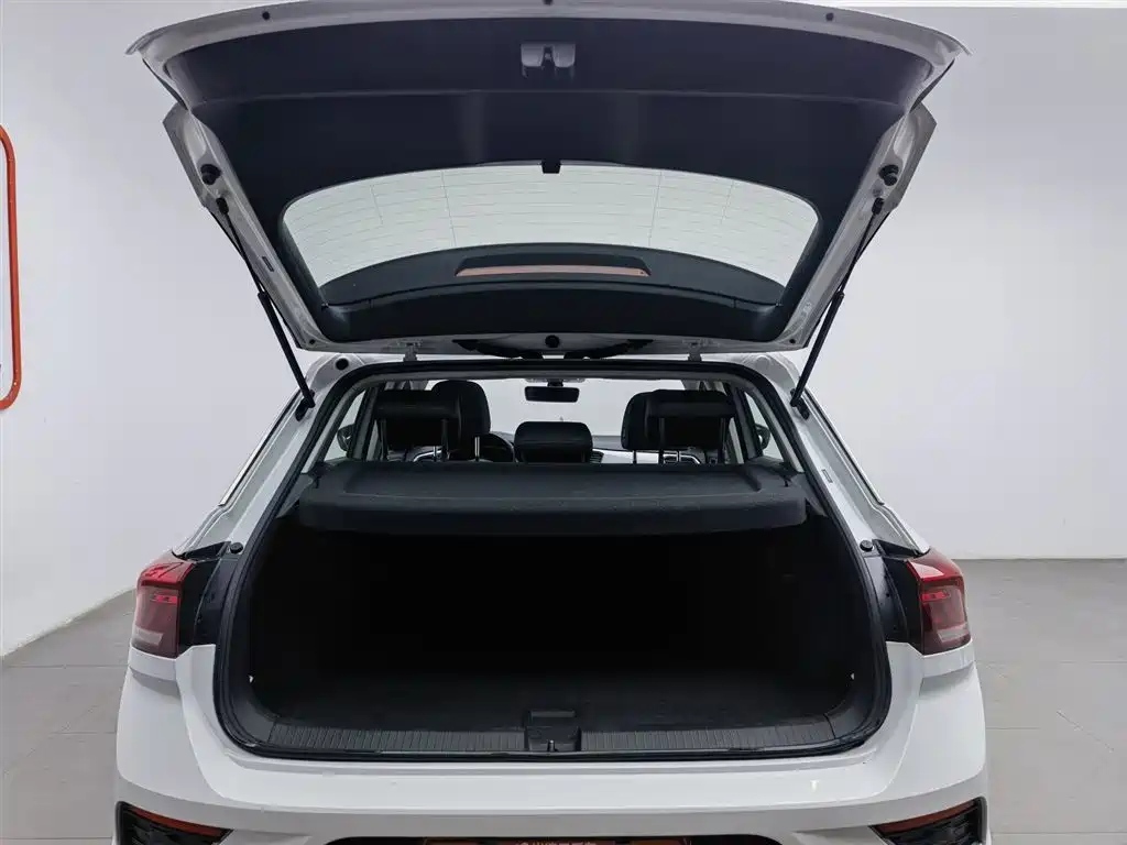 Volkswagen T-ROC 2018 280TSI DSG 2WD Progressive (China V) фото 16