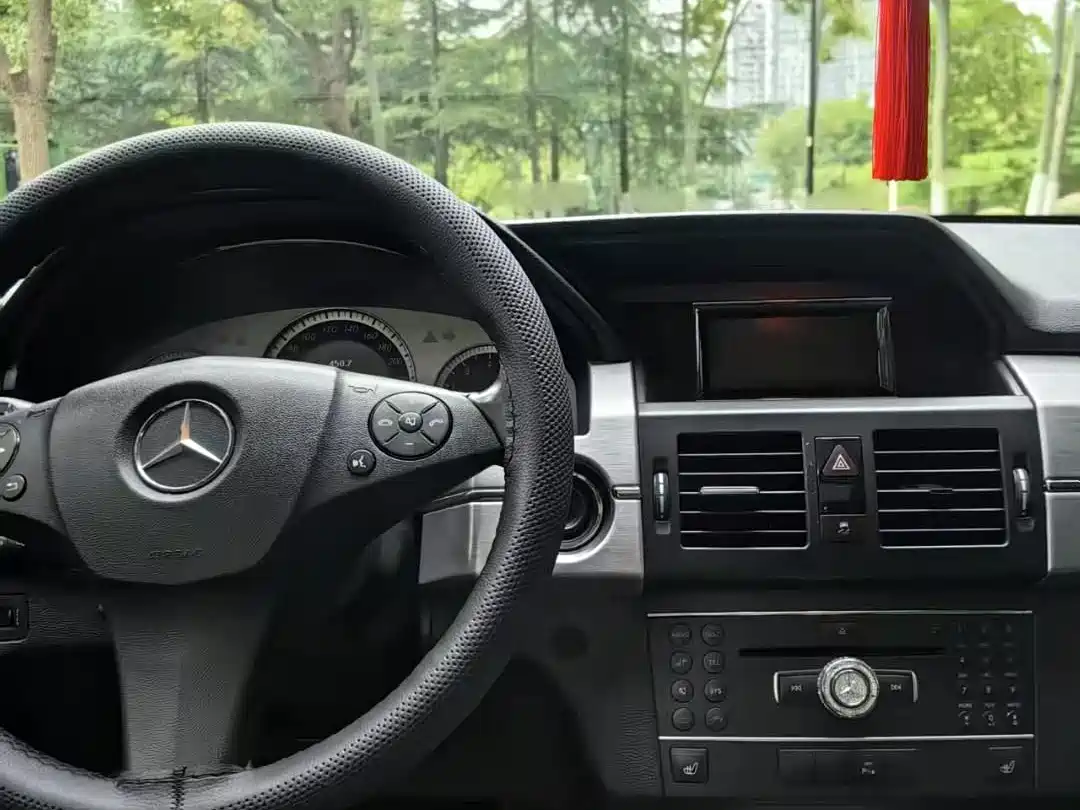 Photo 7 - Mercedes-Benz GLK-Class