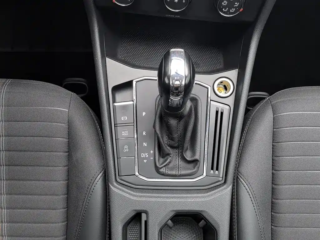 Volkswagen Lavida 2021 1.5L Automatic Vision Edition фото 13