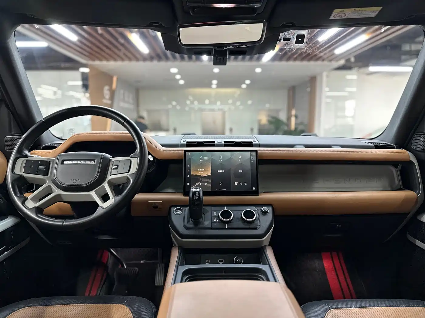 Фото 7 - Land Rover Defender