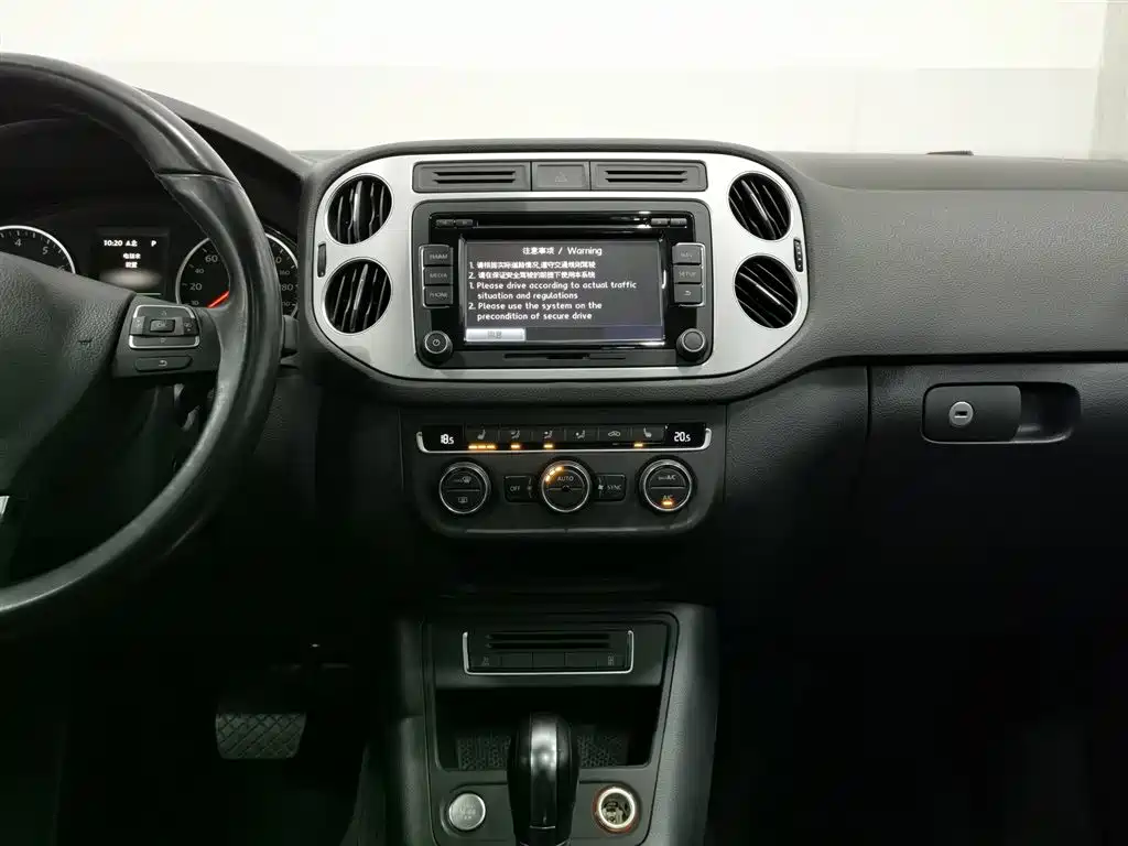 Volkswagen Tiguan 2015 1.8TSI Automatic 4WD Highline фото 12