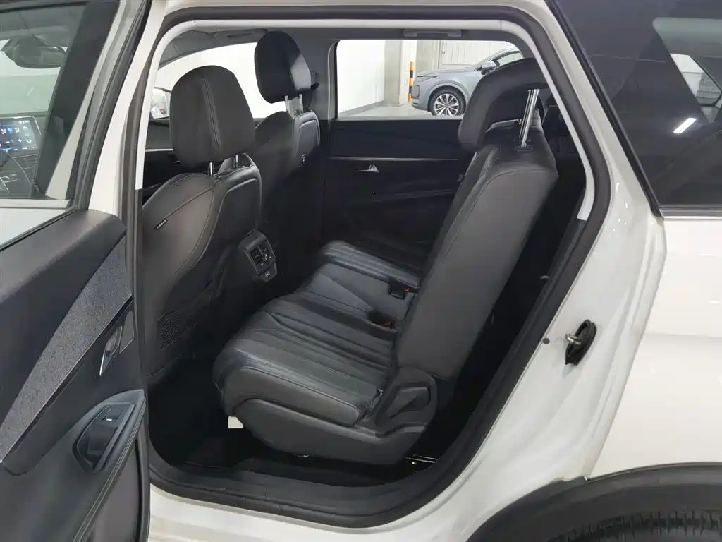 Peugeot 5008 2017 380THP 7-seat Luxury Edition фото 15