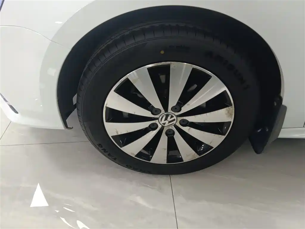 Volkswagen Sagitar 2018 1.6L Manual Comfort фото 23
