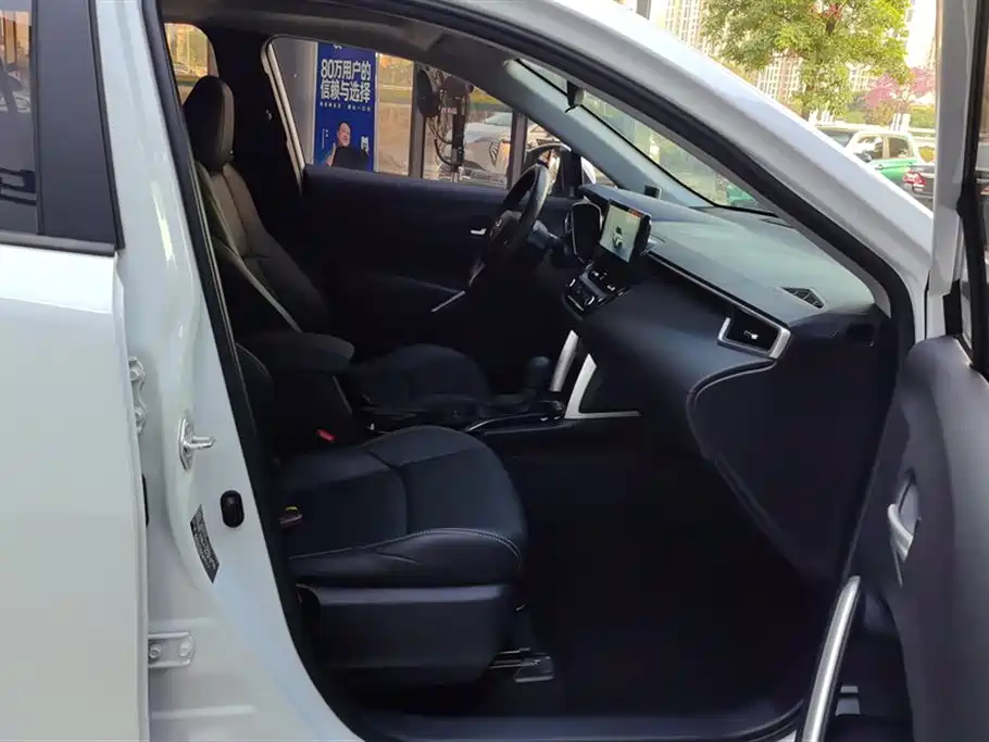 Toyota Frontlander 2023 2.0L CVT Luxury Edition фото 8