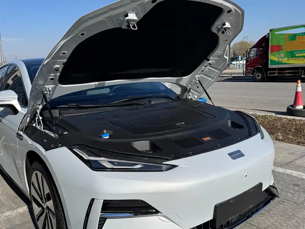 GEELY GALAXY GALAXY E8