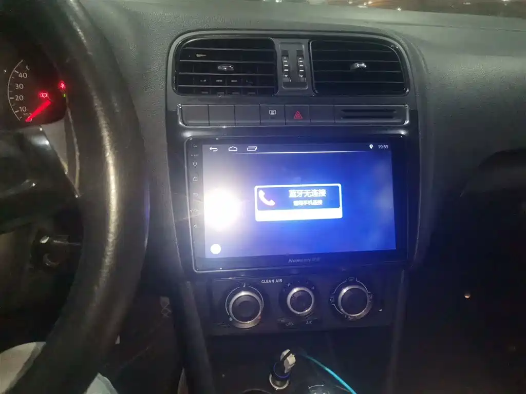 Volkswagen Polo 2016 1.4L Automatic Trend фото 13