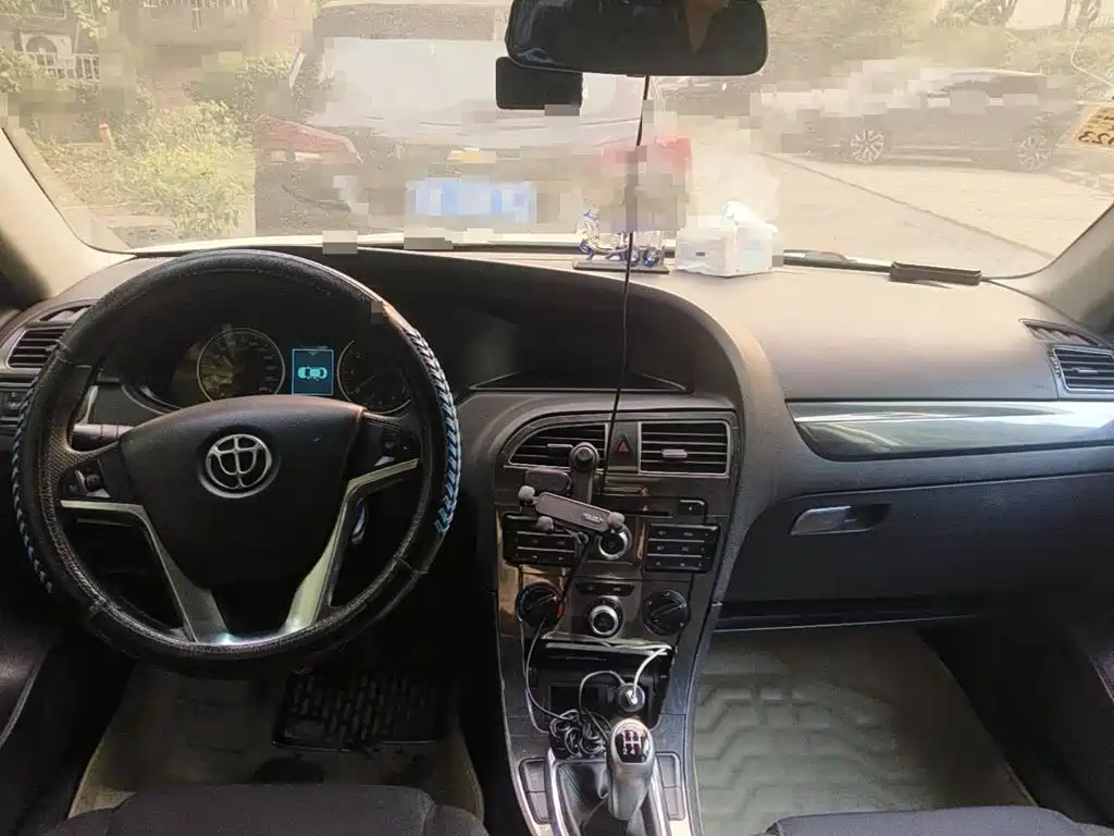 Zhonghua V5 2015 2012 1.5T Manual 2WD Sport