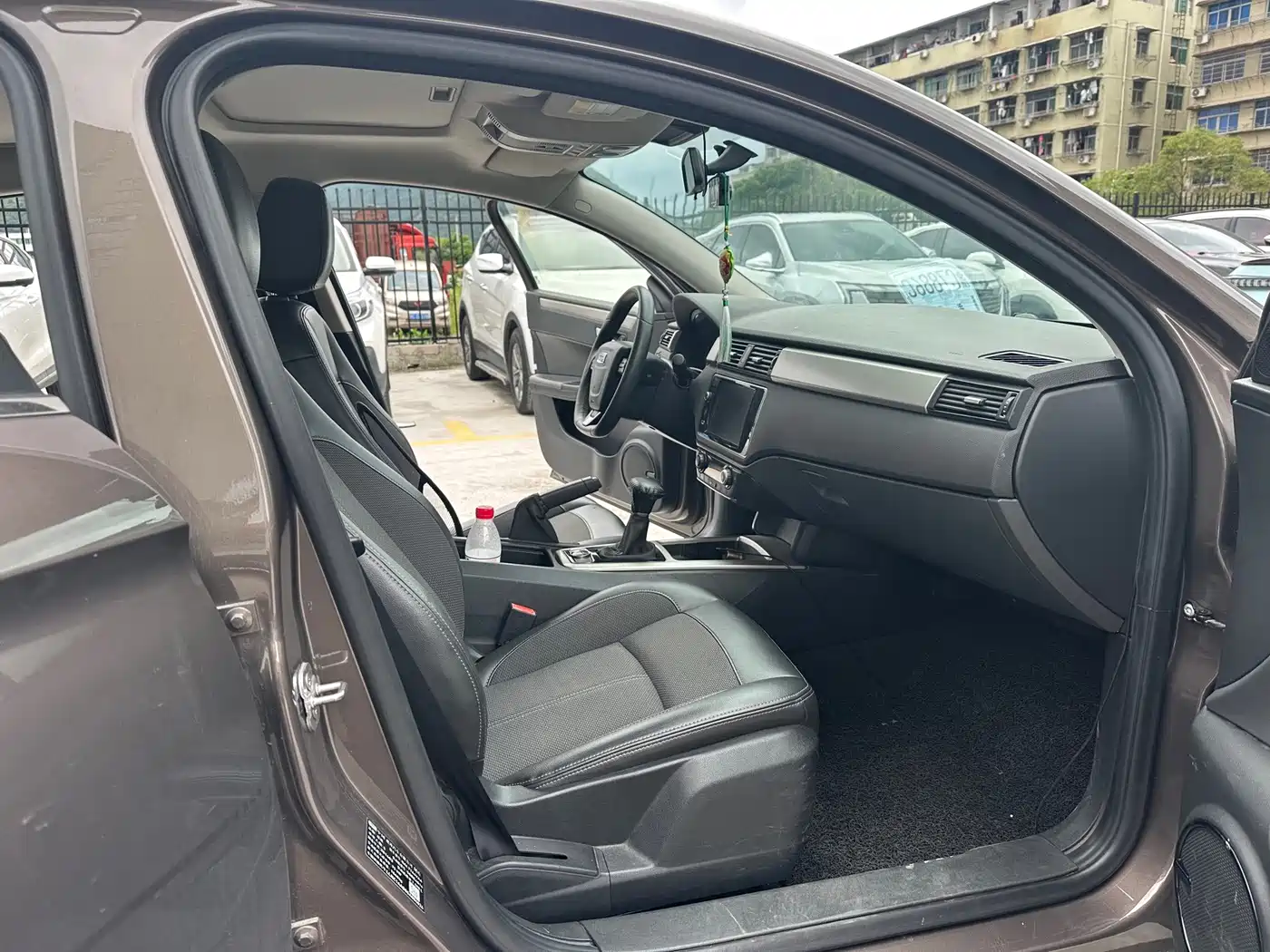 Qoros 3 2016 2016 Sedan 1.6L Automatic Zhiyue