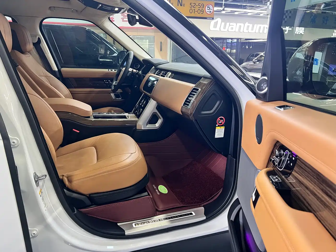 Land Rover Range Rover 2018 3.0 SC V6 Vogue SE Genesis Extended Edition фото 4
