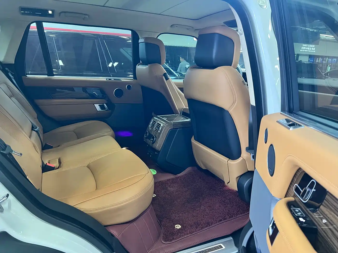 Land Rover Range Rover 2018 3.0 SC V6 Vogue SE Genesis Extended Edition фото 5