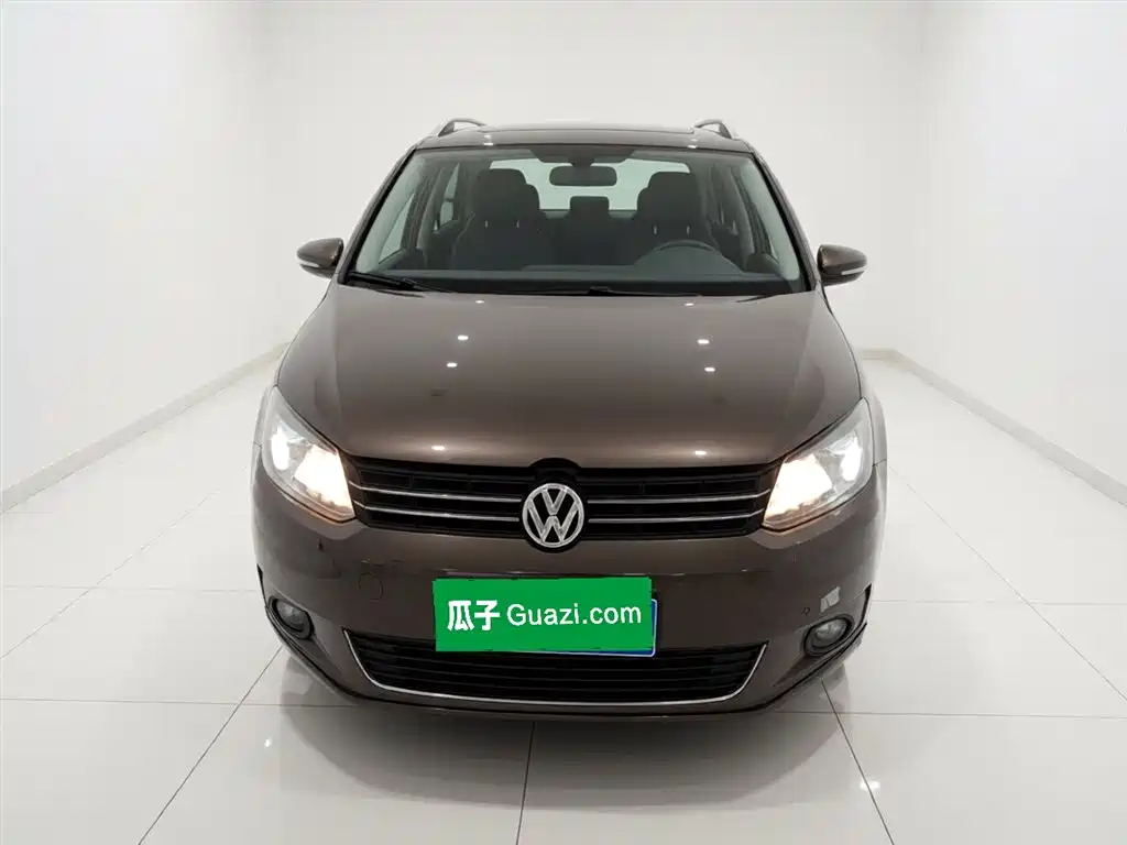 Volkswagen Touran 2013 1.4T DSG Comfort 5-seater фото 3
