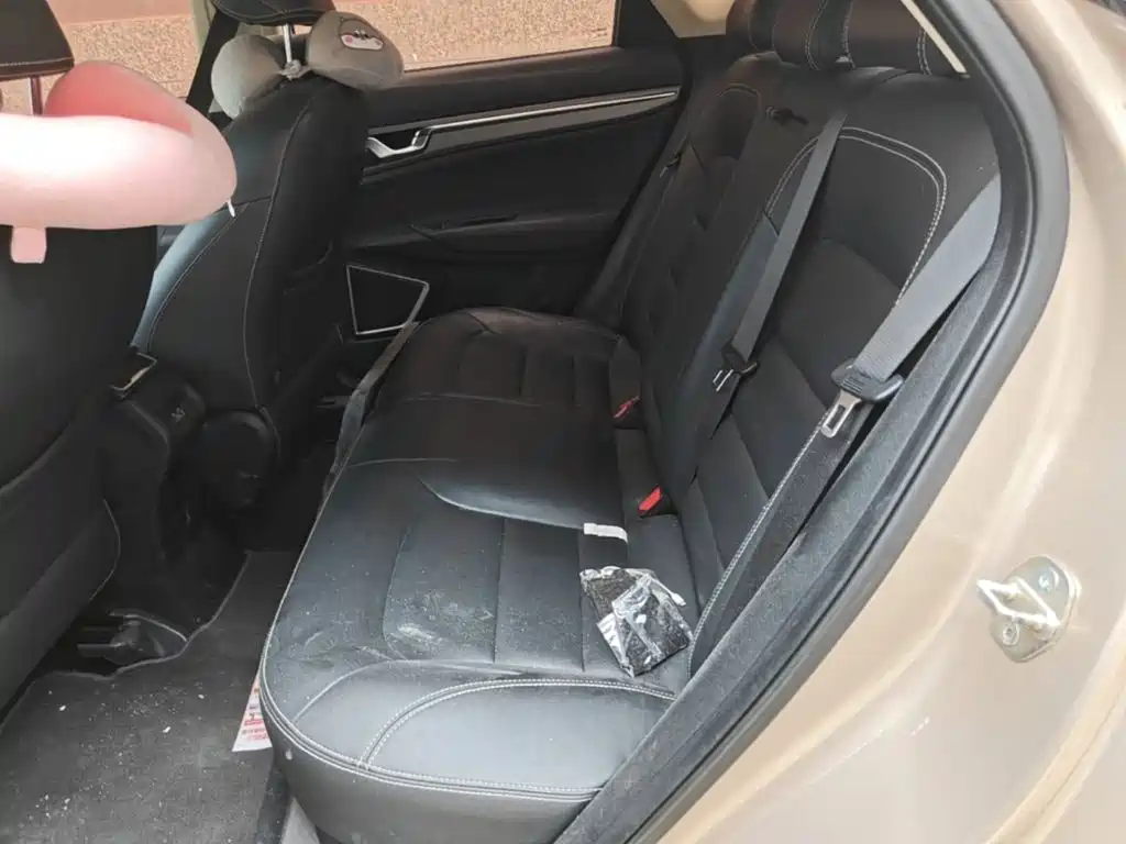 Photo 17 - Geely Emgrand GS