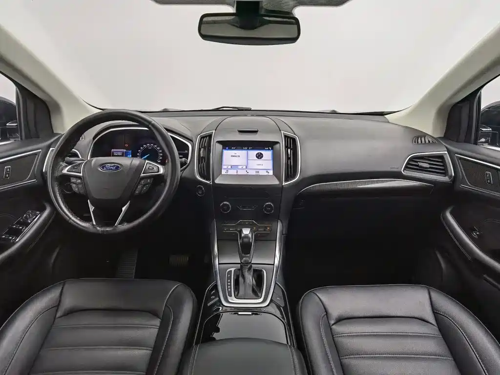 Photo 5 - Ford Edge