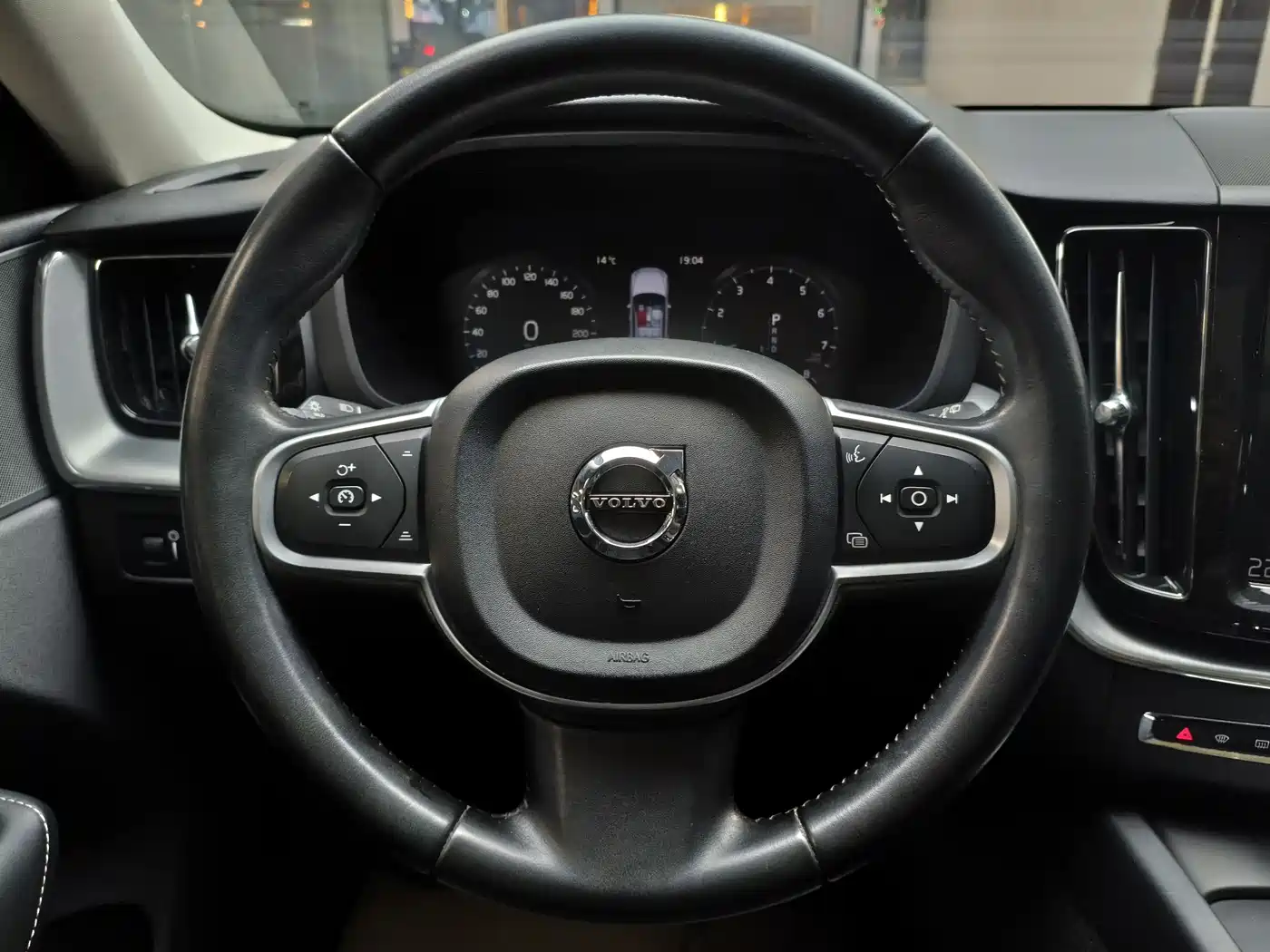 Фото 33 - Volvo XC60