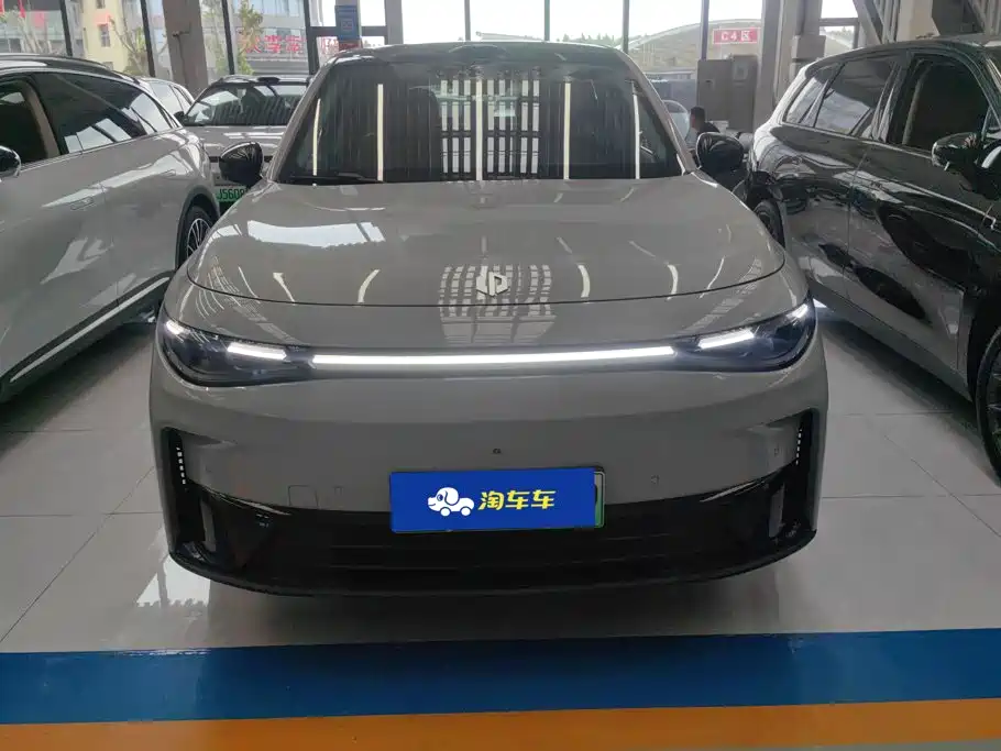 Фото 2 - Leapmotor C10