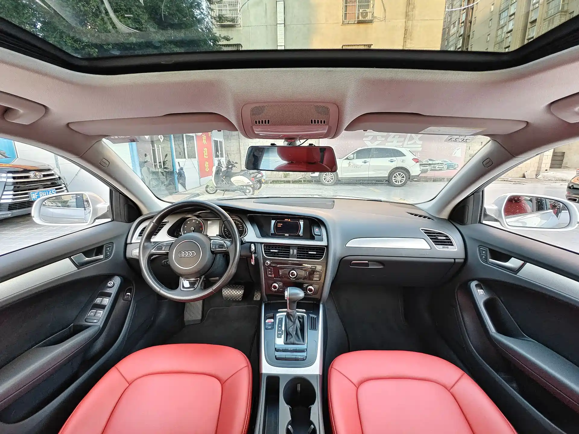 Фото 6 - Audi A4L
