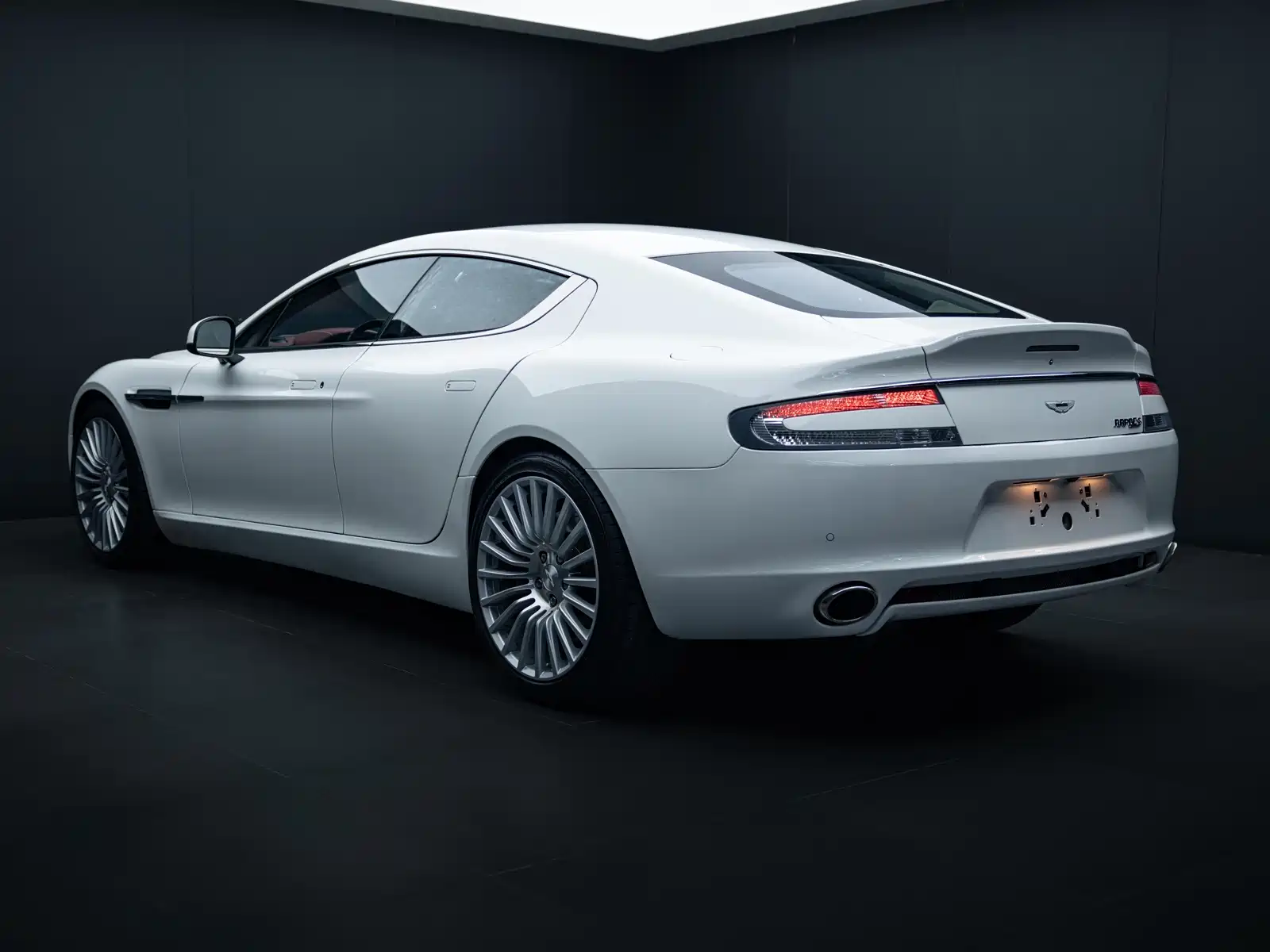 Фото 8 - Aston Martin Rapide