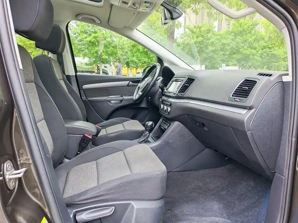 Volkswagen Sharan 2014 2.0TSI Standard фото 11