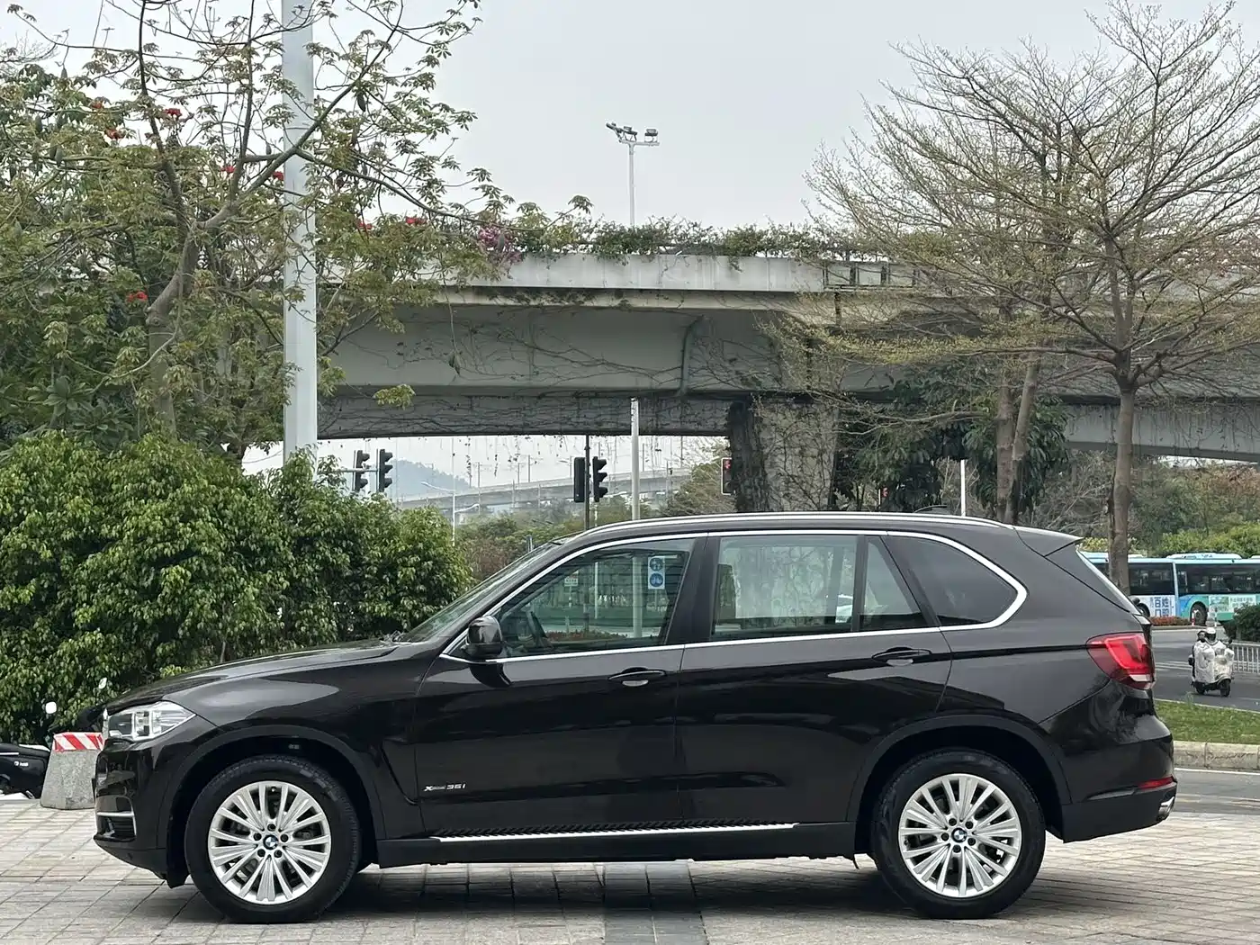 BMW X5 (Import) 2014 xDrive35i Leading фото 3
