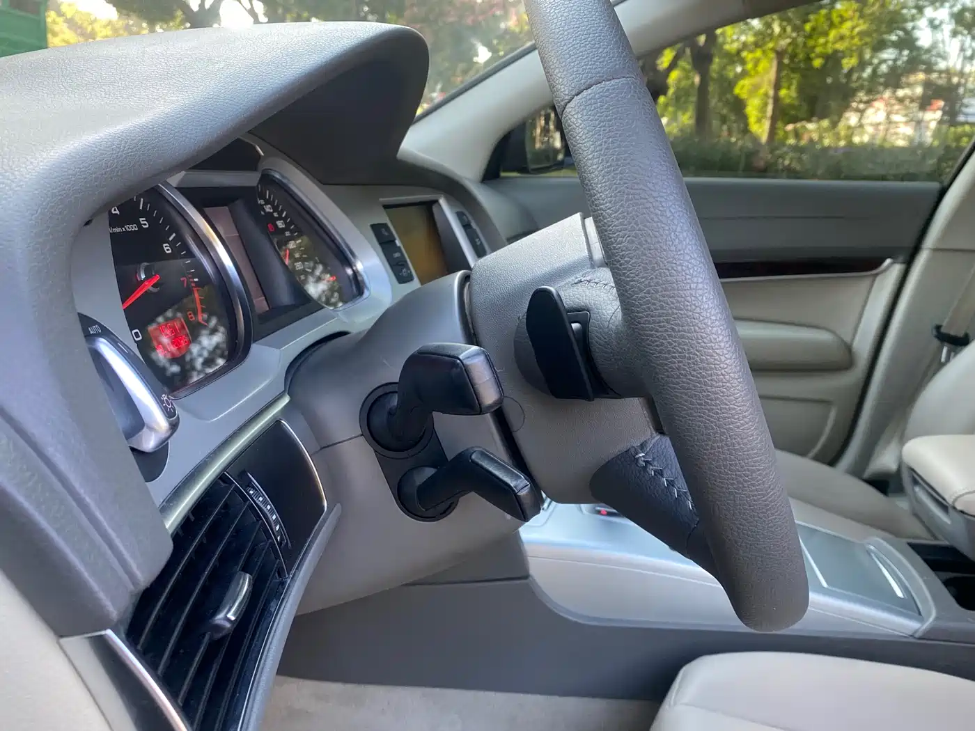 Audi A6L 2010 2.0 TFSI Automatic Standard фото 11