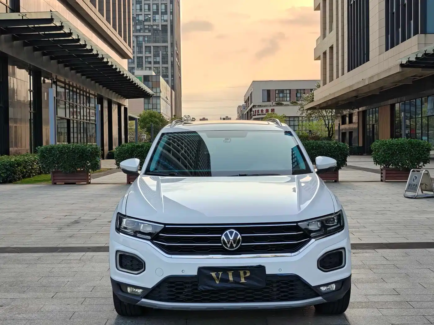 VOLKSWAGEN T ROC EXPLORING SONGS