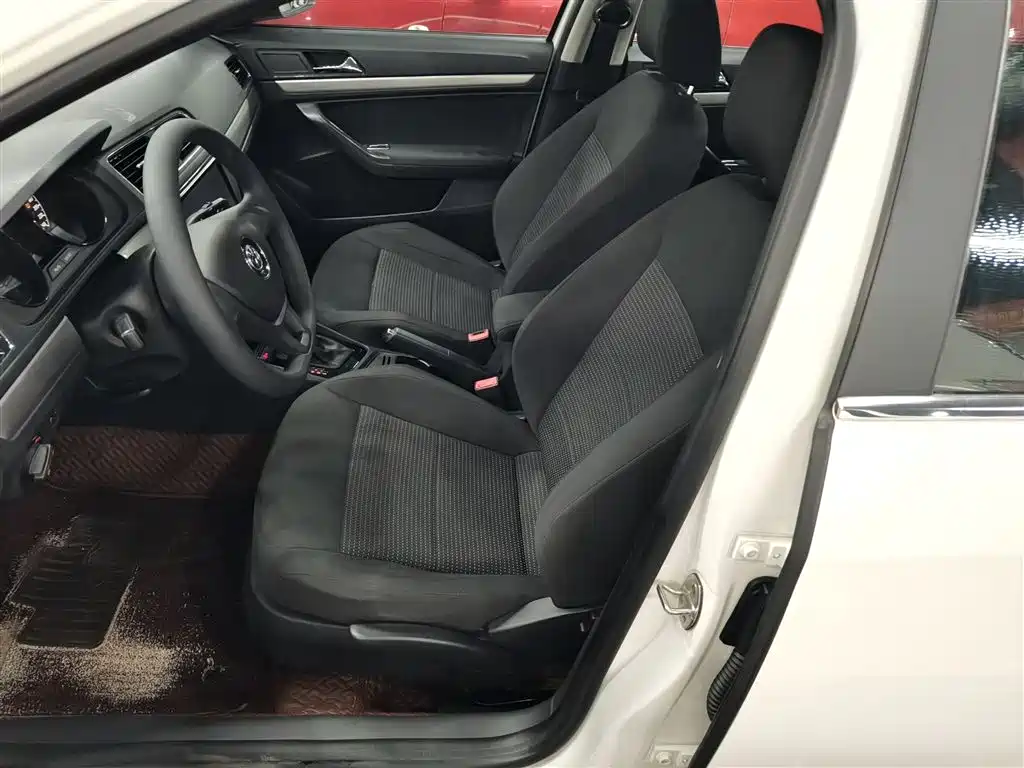 Volkswagen Lavida 2017 1.6L Automatic Trend Edition фото 15