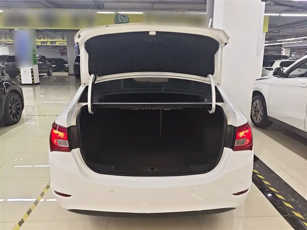 Buick Excelle 2017 15N Automatic Elite фото 15