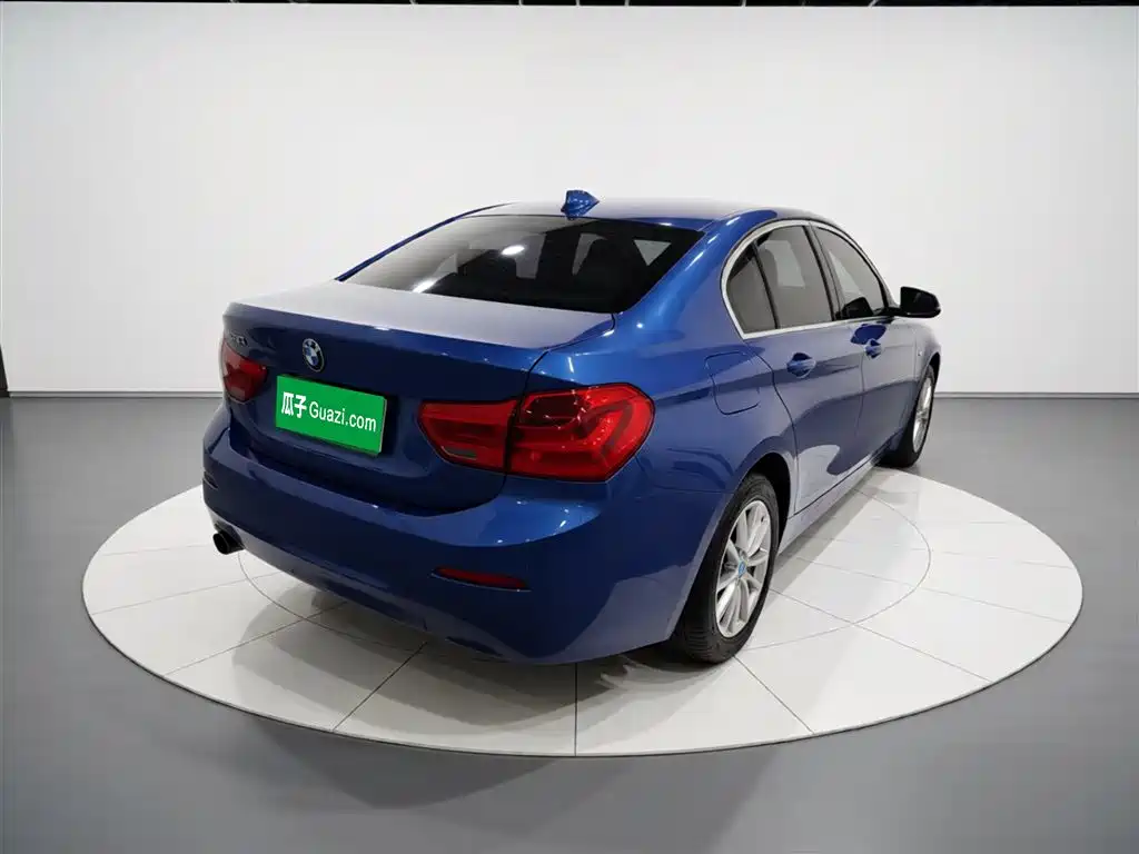 BMW 1 Series 2018 118i Fashion Edition фото 7