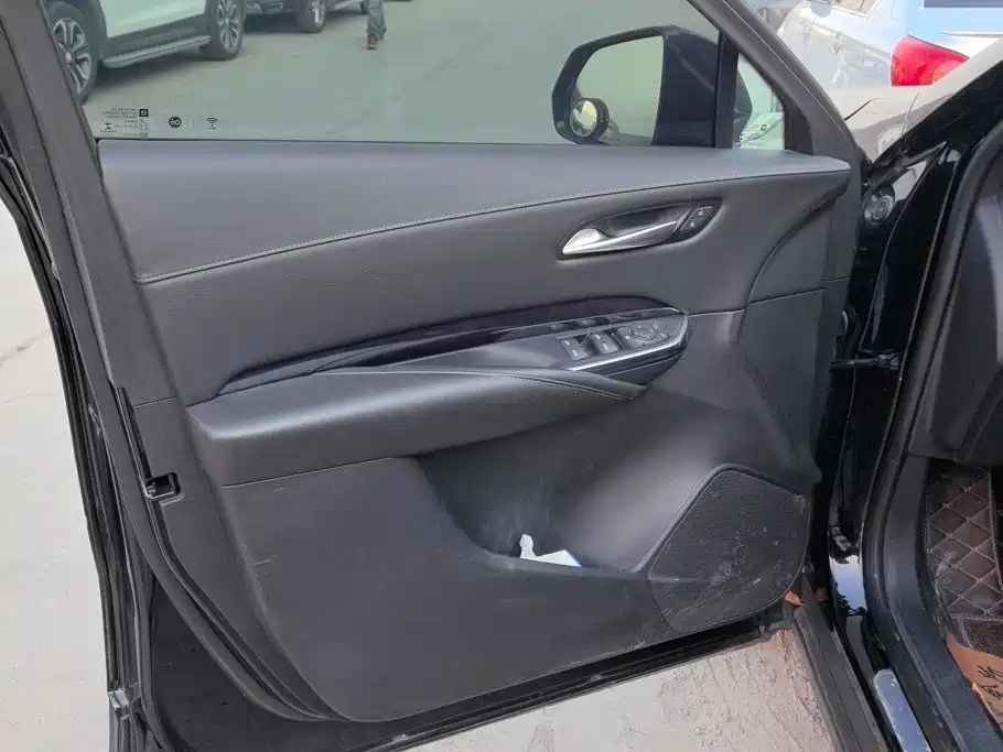 Cadillac XT4 2023 2022 28T FWD Style