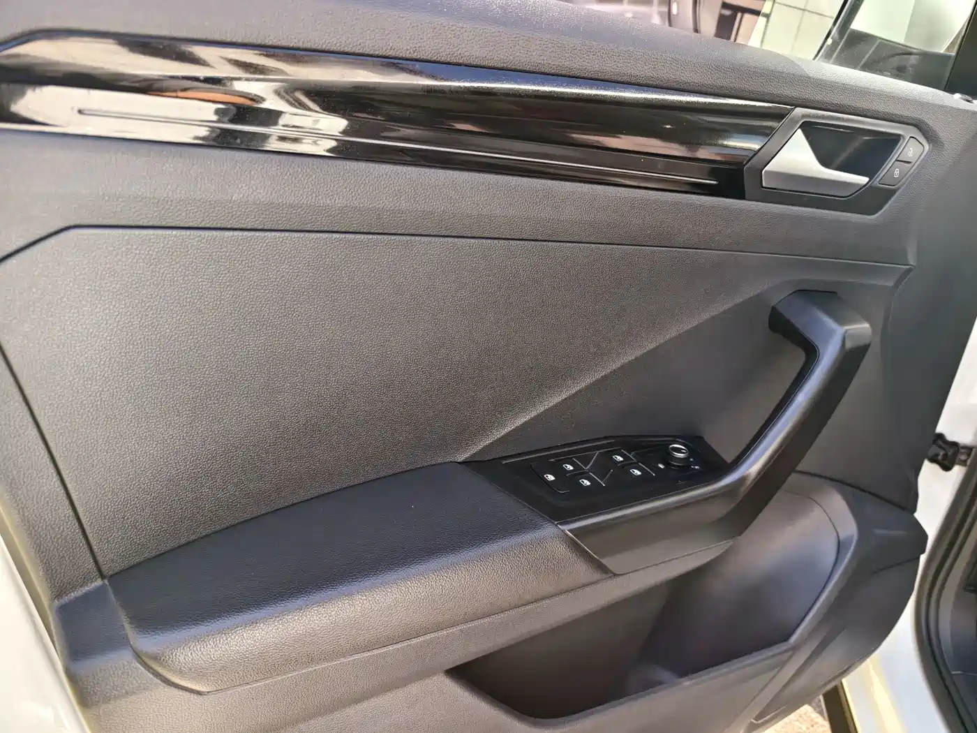 Volkswagen T-ROC 2022 280TSI DSG 2WD Comfort PLUS фото 14