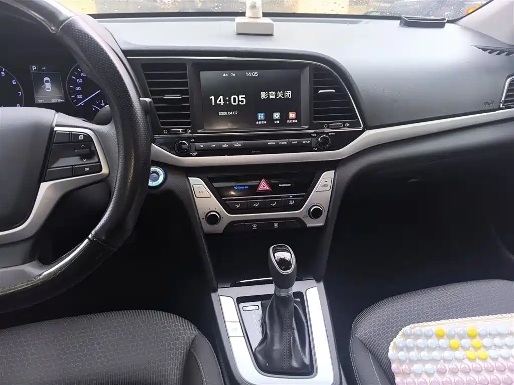 Hyundai Elantra 2018 1.6L Automatic 15th Anniversary Special Edition фото 9