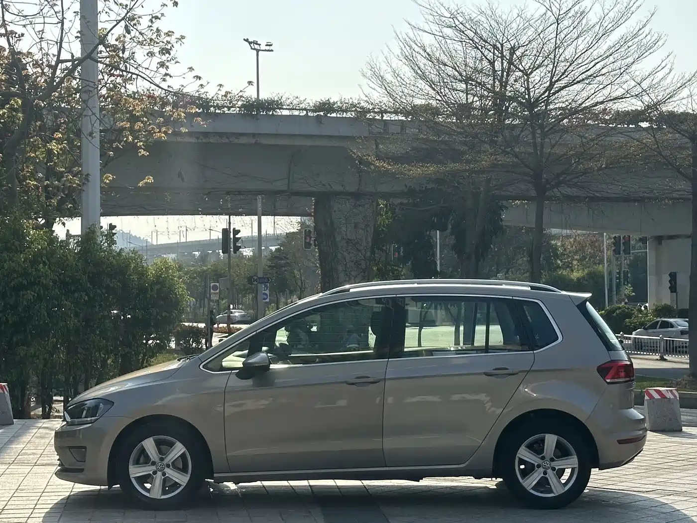 Volkswagen Golf Sportsvan 2018 1.6L Automatic Comfort фото 3