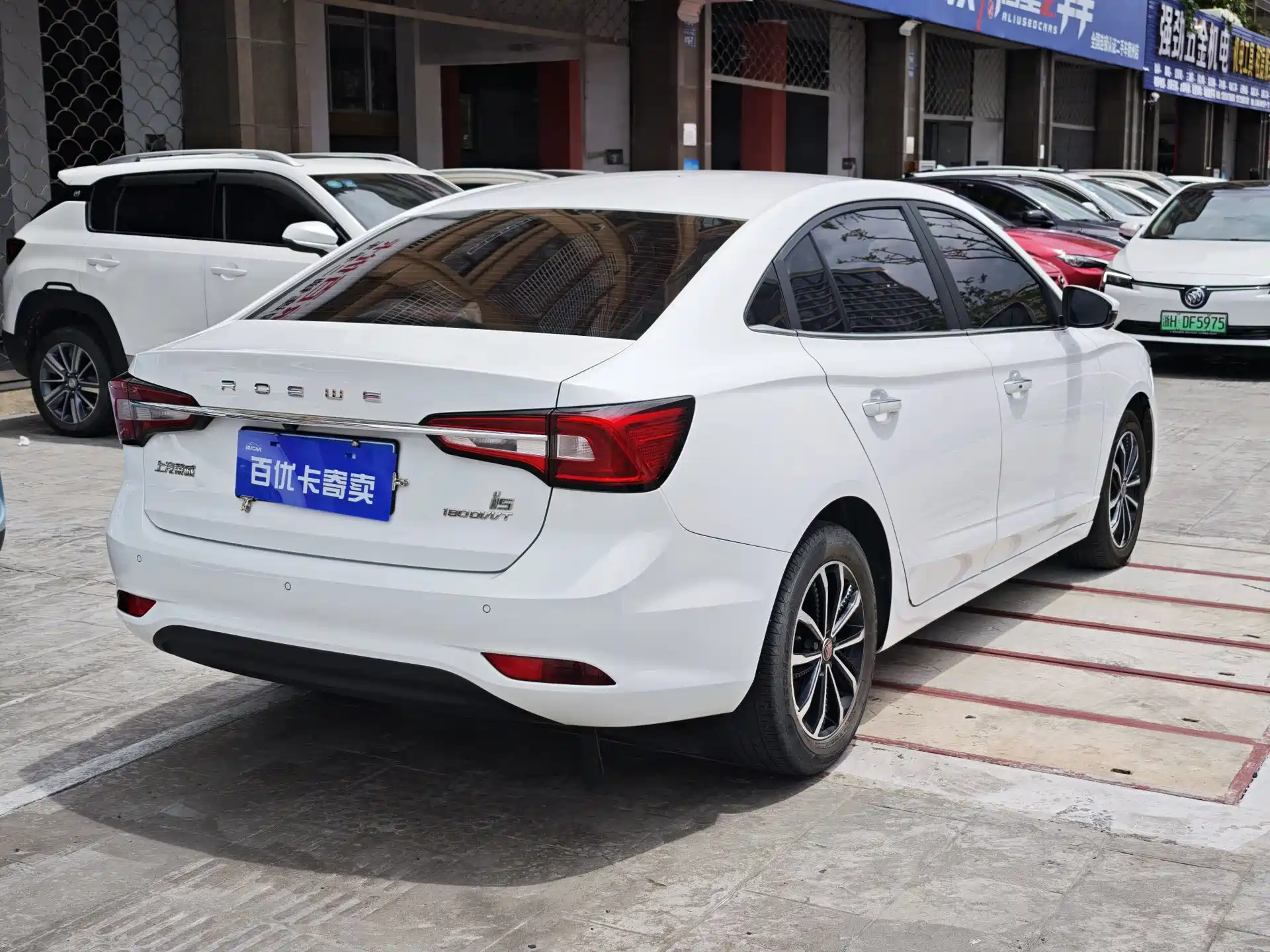 Фото 4 - Roewe i5