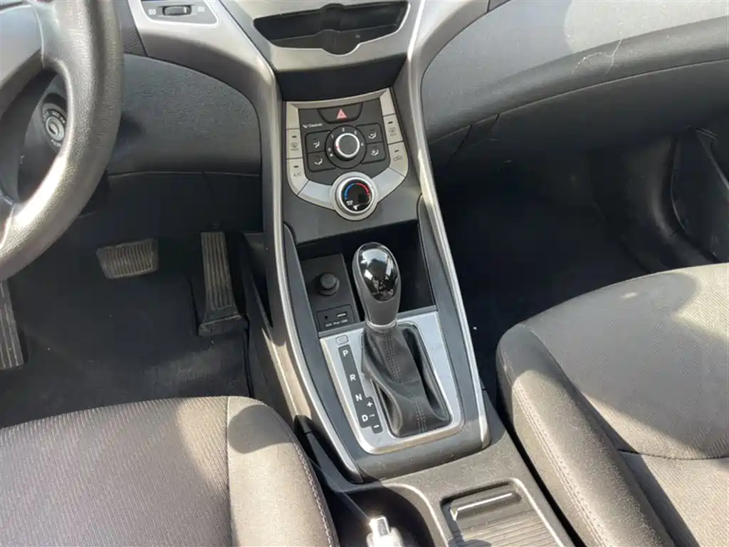 Hyundai Langdong 2016 1.6L Automatic Smart Edition фото 16